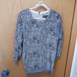 Dana Buchman sweater. Black and beige. Size  XL